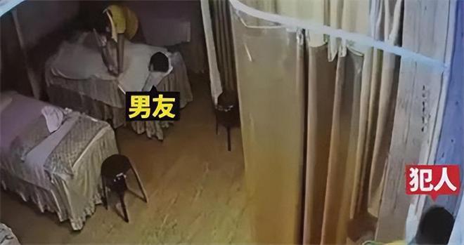 回顾女子去养身馆做服务遭男技师侵犯男友睡在一旁竟浑然不觉(图2)