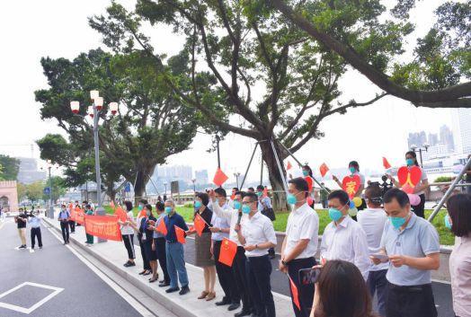 CQ9电子守“沪”归来 鲜花献给凯旋抗疫英雄(图3)